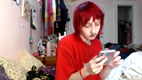 Snapshot of devilg1rl chatting on 06.02.26 poutyangel online show from 06.02.26