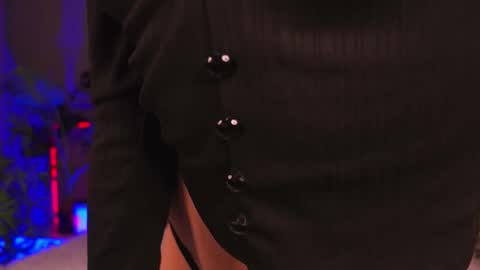 devilinee online show from 10.11.25