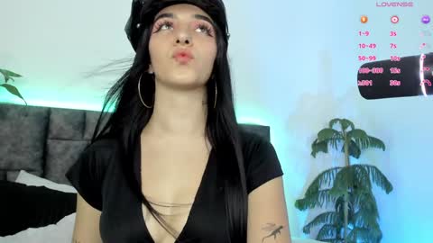 Snapshot of devlin_violet__ chatting on 01.23.25 PaulaInsta  paulacastellanos 1Pvt open online show from 01.23.25