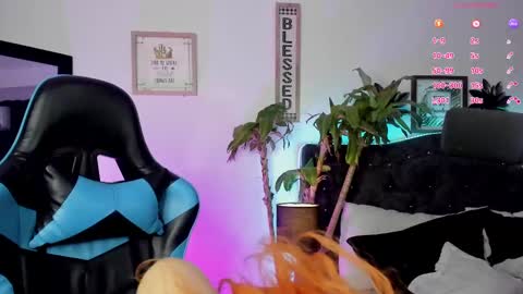 Snapshot of devlin_violet__ chatting on 02.12.25 PaulaInsta  paulacastellanos 1Pvt open online show from 02.12.25