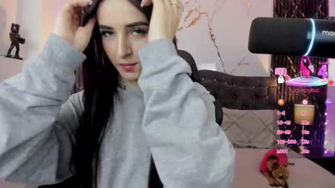 Snapshot of devlin_violet__ chatting on 11.25.25 PaulaInsta paulacastellanos 1Pvt open online show from 11.25.25