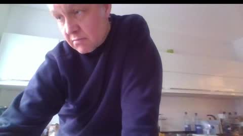 Snapshot of devon_nite chatting on 12.12.24 Devon online show from 12.12.24