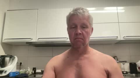 Snapshot of devon_nite chatting on 09.08.25 Devon online show from 09.08.25