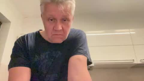 Snapshot of devon_nite chatting on 10.14.25 Devon online show from 10.14.25