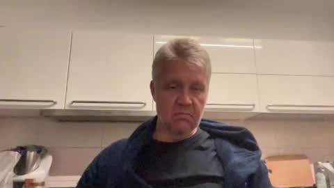 Snapshot of devon_nite chatting on 10.20.25 Devon online show from 10.20.25