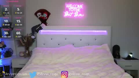 Snapshot of devynreign chatting on 11.15.25 Devyn Reign online show from 11.15.25