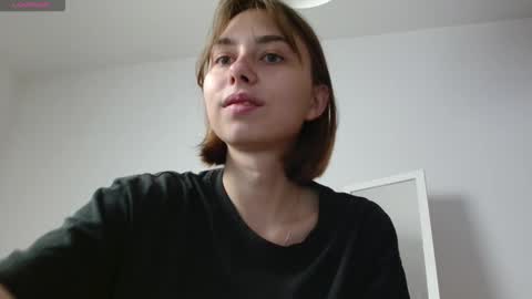 Snapshot of dewkiss chatting on 11.02.25 dewkiss online show from 11.02.25