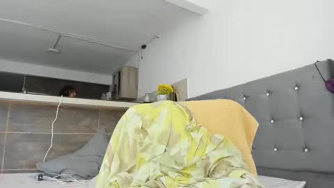 thumb up me please its important online show from 11.21.25