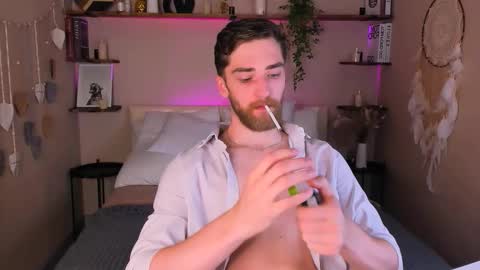 Snapshot of dexter_dexx chatting on 10.21.25 Dexter online show from 10.21.25