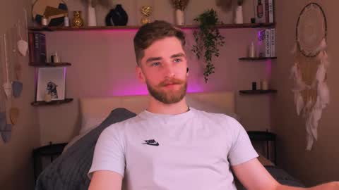 Snapshot of dexter_dexx chatting on 11.08.25 Dexter online show from 11.08.25