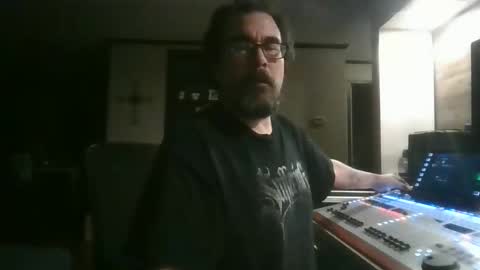 Snapshot of dexterbanana chatting on 05.10.26 Mike Sounde online show from 05.10.26