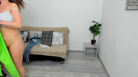 Snapshot of deya_divine chatting on 02.13.25 Deya online show from 02.13.25