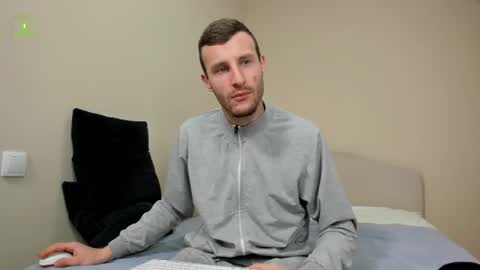 Snapshot of deymond_russo chatting on 02.18.26 deymond_russo online show from 02.18.26