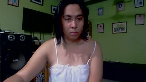 Dhalia lips online show from 12.15.25