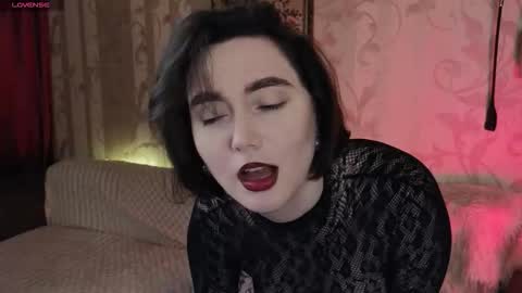 Diana Di Honey online show from 12.20.25