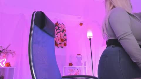 Dia online show from 11.14.25