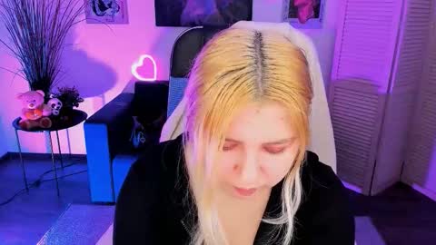 Dia online show from 11.26.25