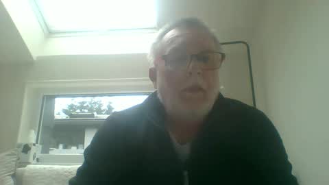 Snapshot of dial76 chatting on 02.10.25 dial76 online show from 02.10.25