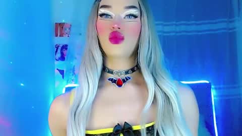 Snapshot of diamond_hott1 chatting on 02.21.25 AmayaGirl online show from 02.21.25