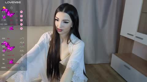 Snapshot of diana_lore chatting on 05.28.26 diana_lore online show from 05.28.26