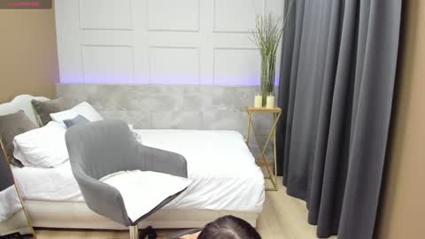 Snapshot of diana_soft chatting on 12.23.24 Diana online show from 12.23.24