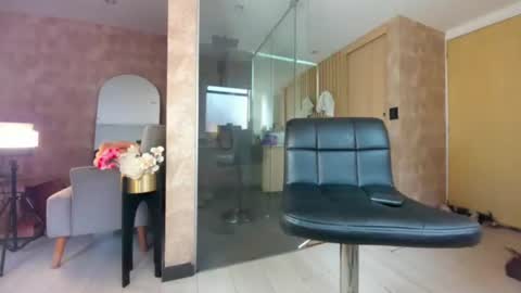 dianac1998 online show from 01.28.25