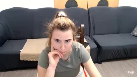 Snapshot of dianasmiey7 chatting on 12.04.24 dianasmiey7 online show from 12.04.24