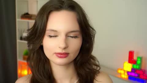 Snapshot of dianatheaker chatting on 10.25.25 Diana online show from 10.25.25