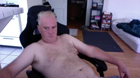 Snapshot of dickflasher5 chatting on 10.04.25 Richard Fleischer online show from 10.04.25