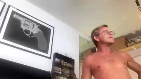 Snapshot of dickgiggler chatting on 10.15.25 Sparkx online show from 10.15.25