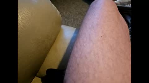 Snapshot of dilf232323 chatting on 10.12.25 Dilf online show from 10.12.25