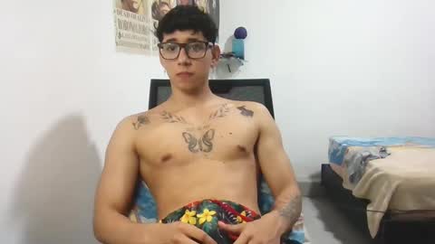 Snapshot of dillom420 chatting on 03.05.25 dillom420 online show from 03.05.25