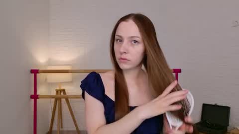 Snapshot of dina_peach chatting on 06.12.26 Dina online show from 06.12.26