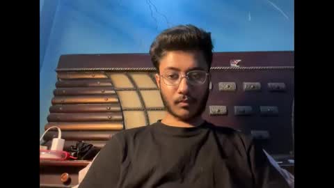 Snapshot of dinchain chatting on 04.19.26 Dinchain online show from 04.19.26