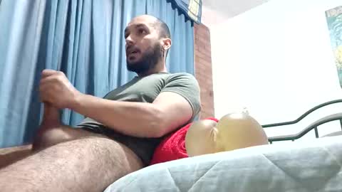Snapshot of dinchtcams chatting on 04.27.26 Dincht online show from 04.27.26