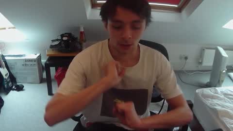 Snapshot of dinkel___ chatting on 10.29.25 dinkel___ online show from 10.29.25