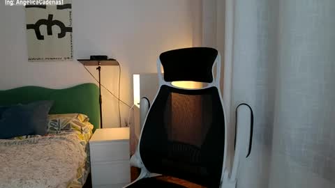 Anglica A online show from 12.19.24