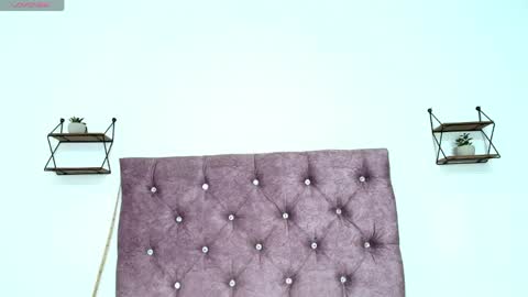 Cristal Independent model online show from 04.19.26