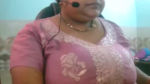 Snapshot of dipa2345 chatting on 09.22.25 dipa2345 online show from 09.22.25