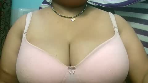 Snapshot of dipa2345 chatting on 10.09.25 dipa2345 online show from 10.09.25