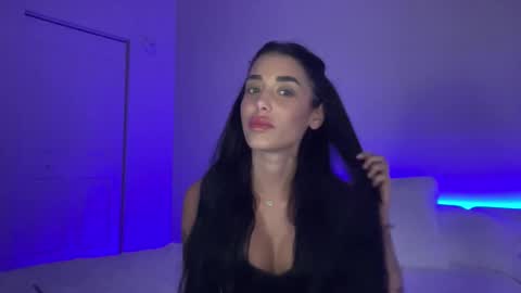 Snapshot of dirianyisabelx chatting on 11.03.25 Diriany Isabel online show from 11.03.25