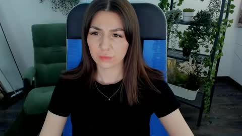 Snapshot of dirosee chatting on 05.22.26 Di online show from 05.22.26