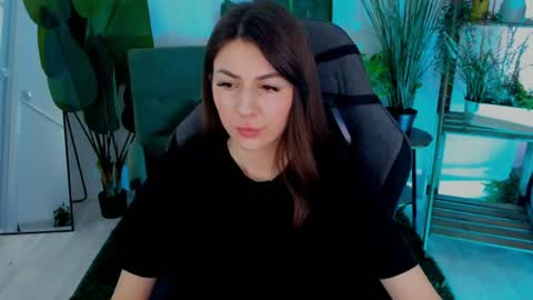 Snapshot of dirosee chatting on 07.16.26 Di online show from 07.16.26