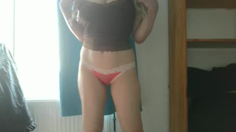 Snapshot of dirrty_girl_ chatting on 09.21.25 Shelly online show from 09.21.25