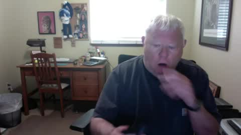 Snapshot of dirtrider195080438 chatting on 06.25.26 dirtrider195080438 online show from 06.25.26