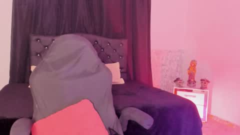 Violet online show from 12.22.25