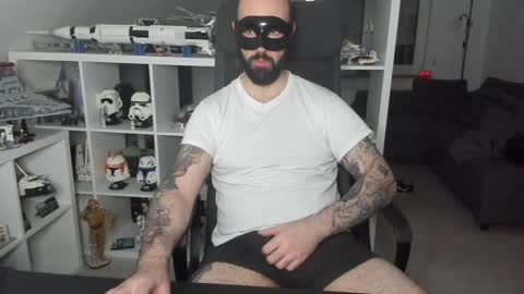 Snapshot of dirtybalws chatting on 12.20.24 Robert online show from 12.20.24