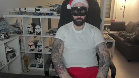 Snapshot of dirtybalws chatting on 12.25.24 Robert online show from 12.25.24