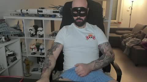 Snapshot of dirtybalws chatting on 12.31.24 Robert online show from 12.31.24