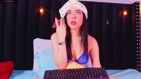 Snapshot of dirtylittleslutt_ chatting on 12.04.25 Nemesis online show from 12.04.25